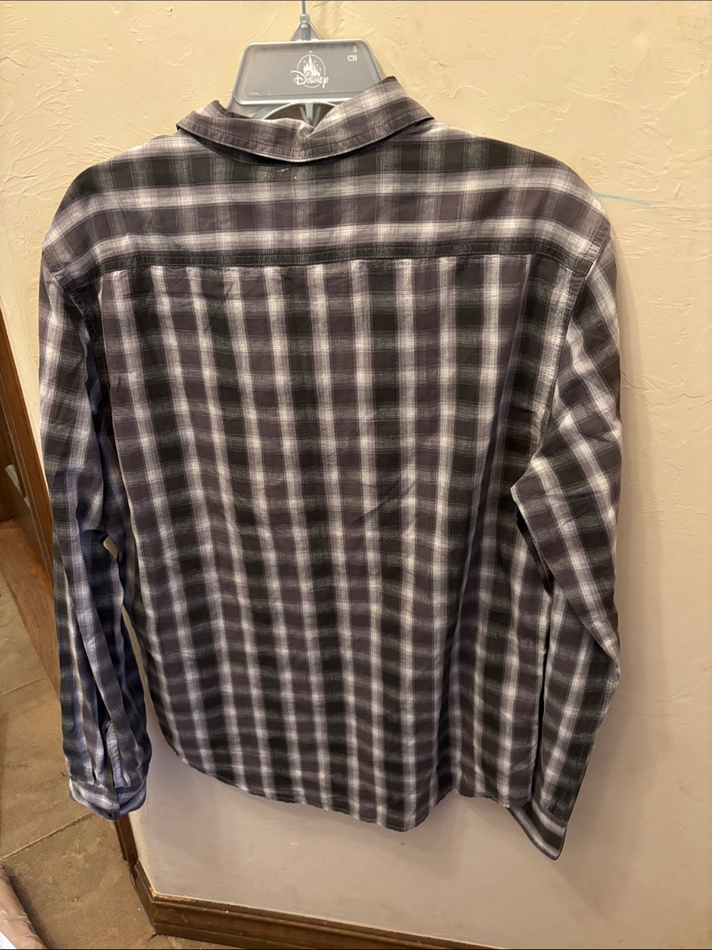 Levi’s button down top! Size Medium - Picture 4 of 4
